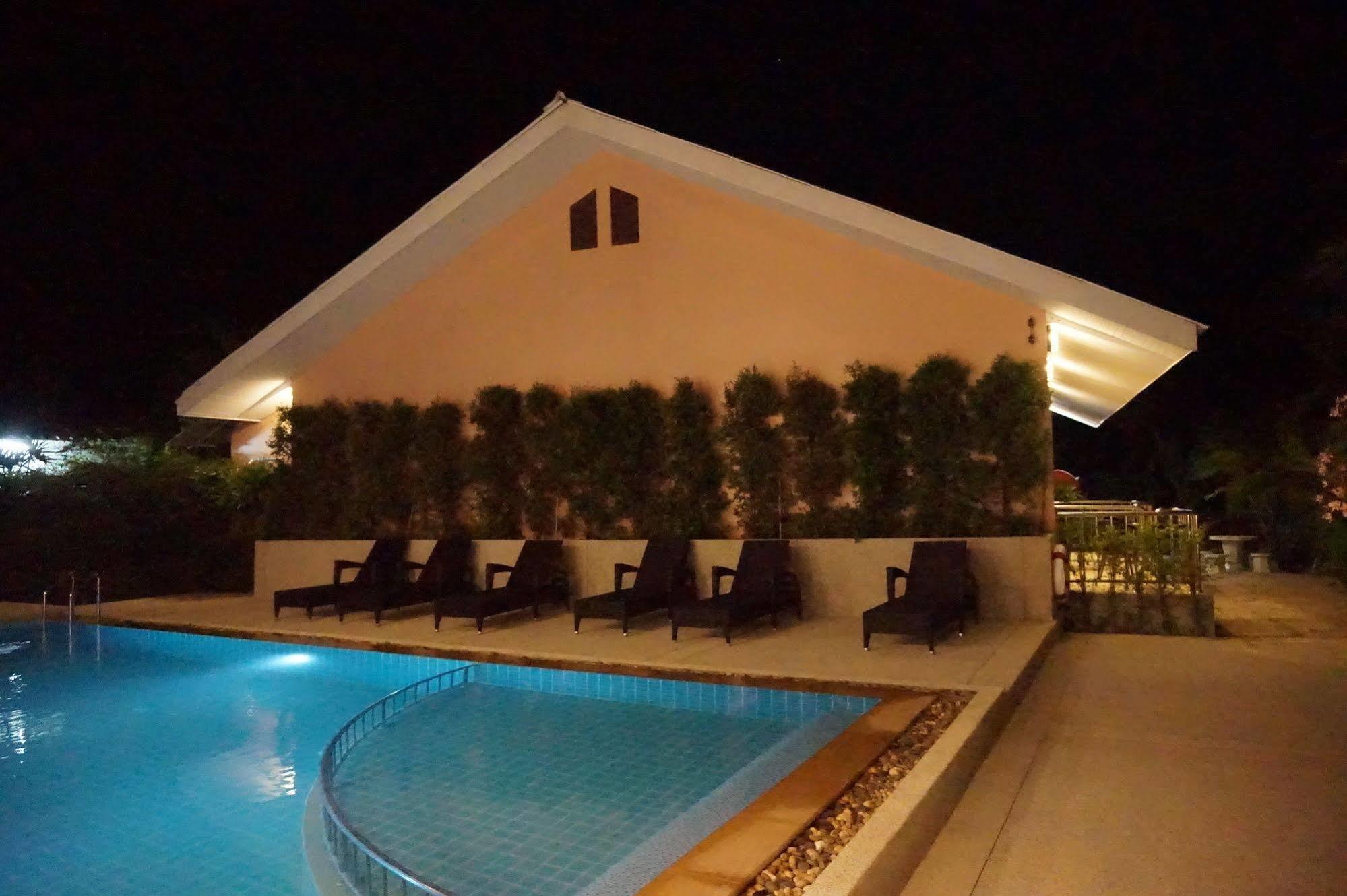 Snowhouse Aonang Krabi Hotel Ao Nang Ngoại thất bức ảnh